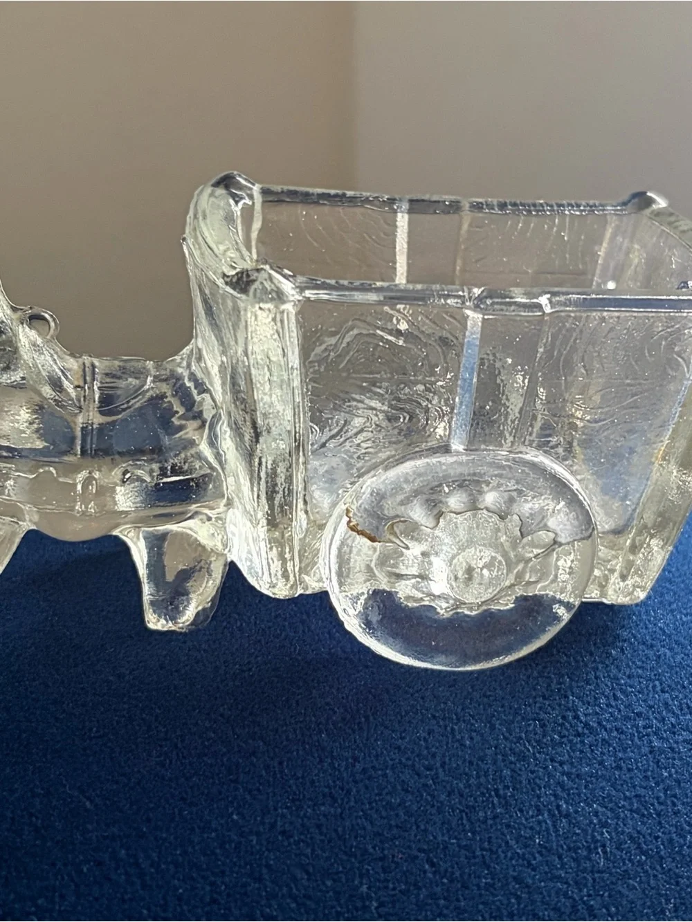 Source Unknown Clear Glass Horse-Drawn Carriage Candle Holder candy dish